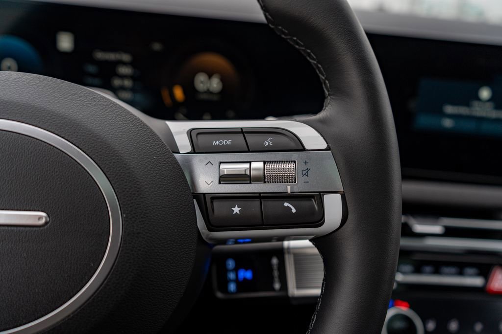 New 2025 Hyundai Tucson Limited image 30