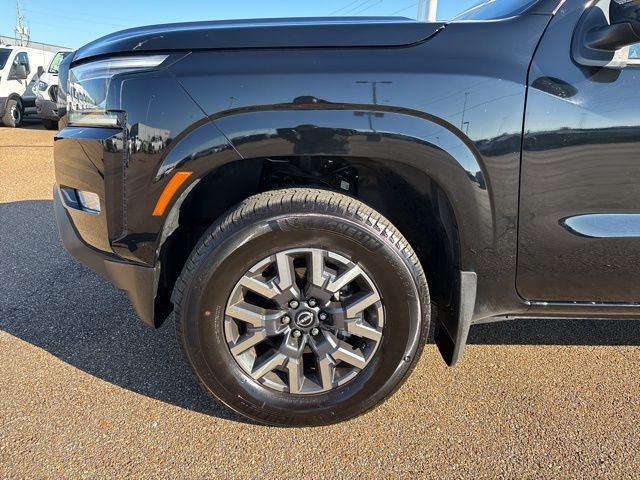 Certified 2024 Nissan Frontier SL image 7