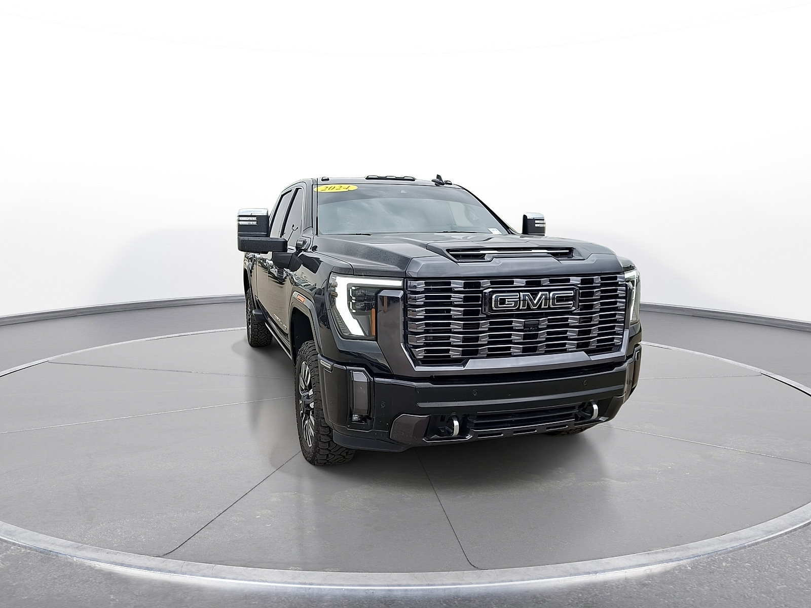 Used 2024 GMC Sierra 3500 Denali Ultimate AWD/4WD image 3