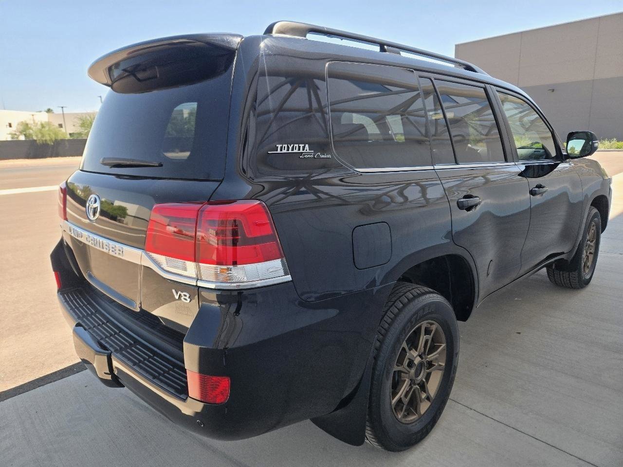 Used 2020 Toyota Land Cruiser Heritage Edition image 18