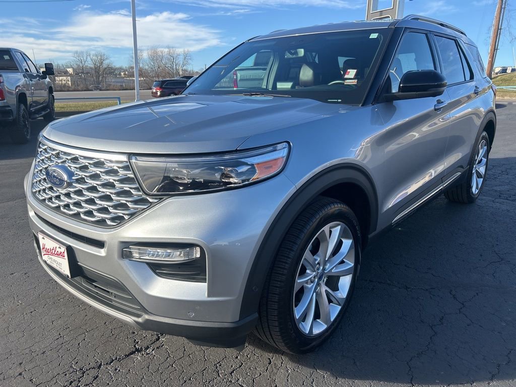 Used 2022 Ford Explorer Platinum w/ Equipment Group 601A image 9