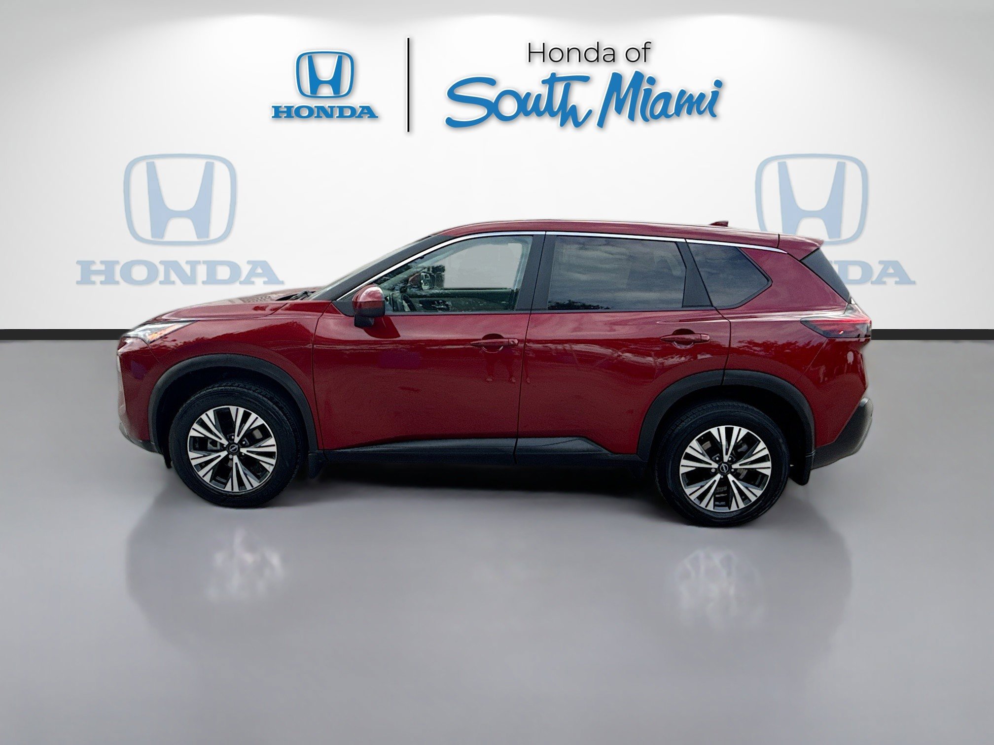 Used 2023 Nissan Rogue SV image 4