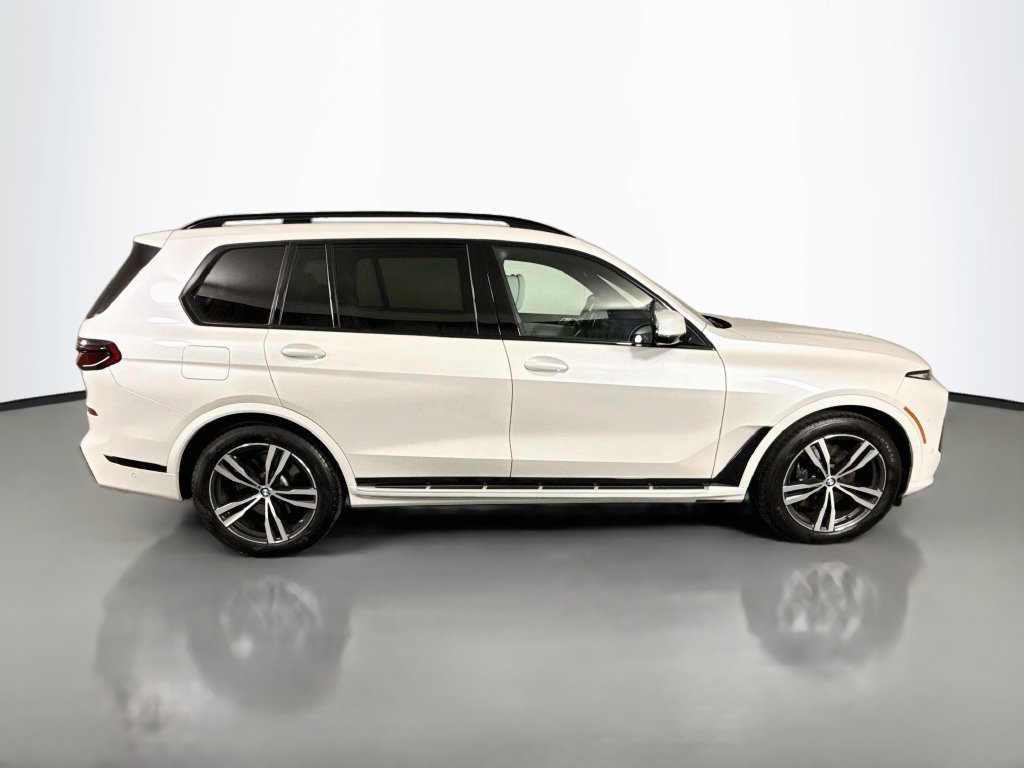 Used 2026 BMW X7 xDrive40i AWD/4WD image 8
