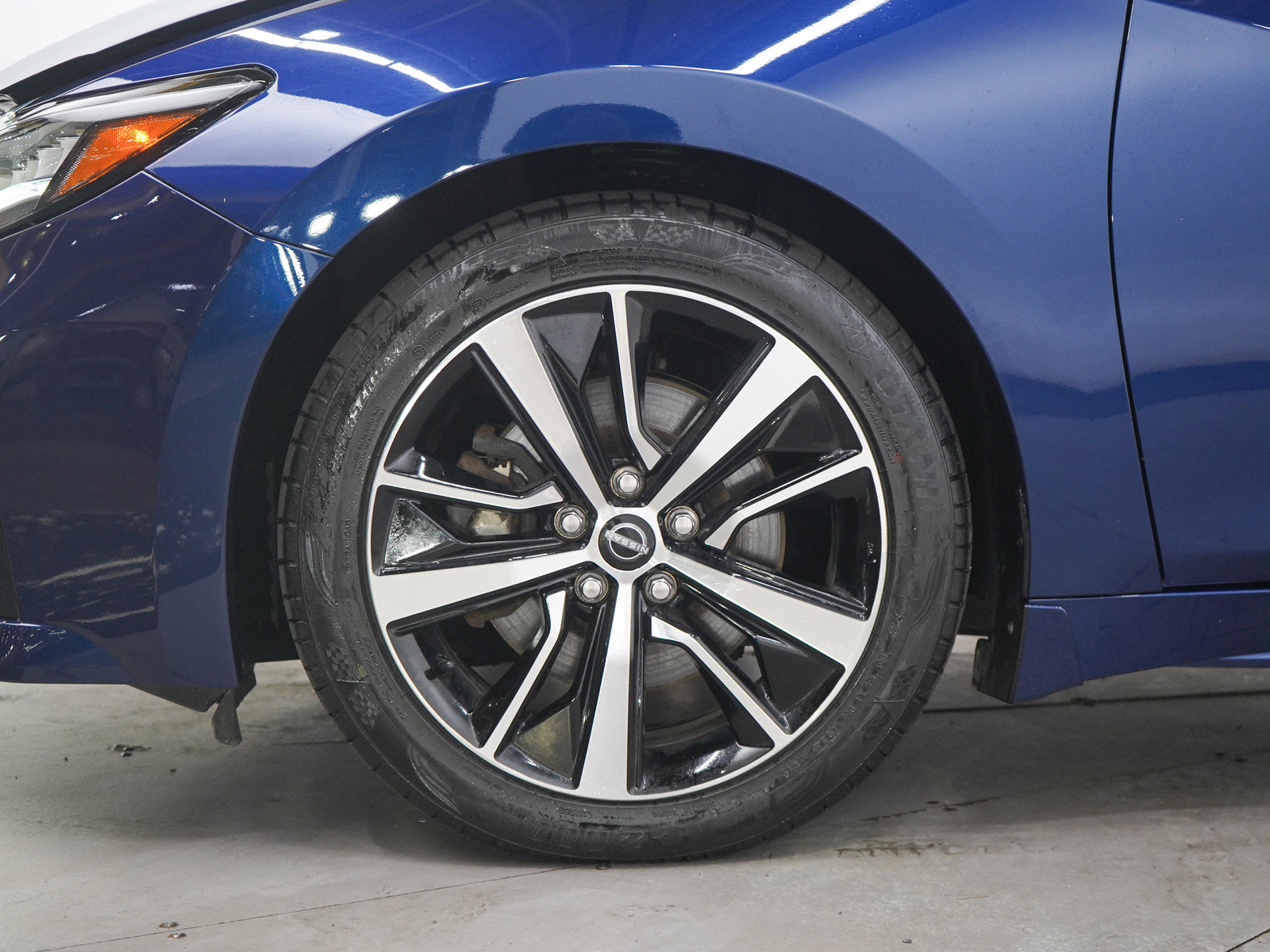 Used 2023 Nissan Maxima SL FWD image 27