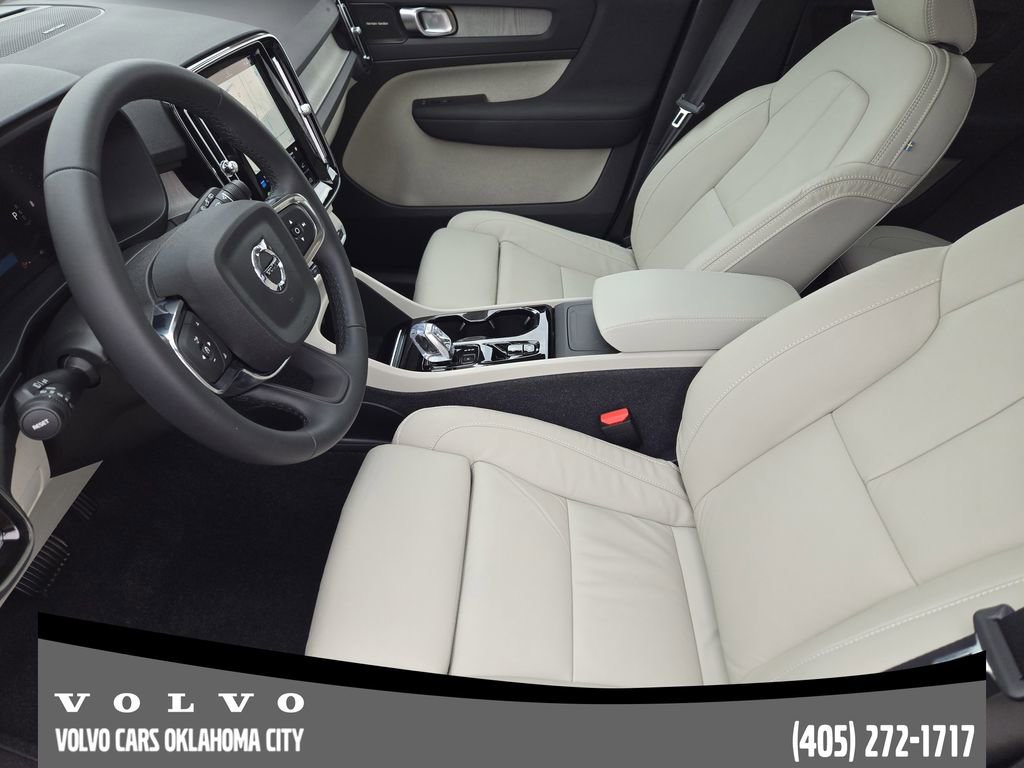 Certified 2023 Volvo XC40 B5 Ultimate w/ Protection Package Premier image 12