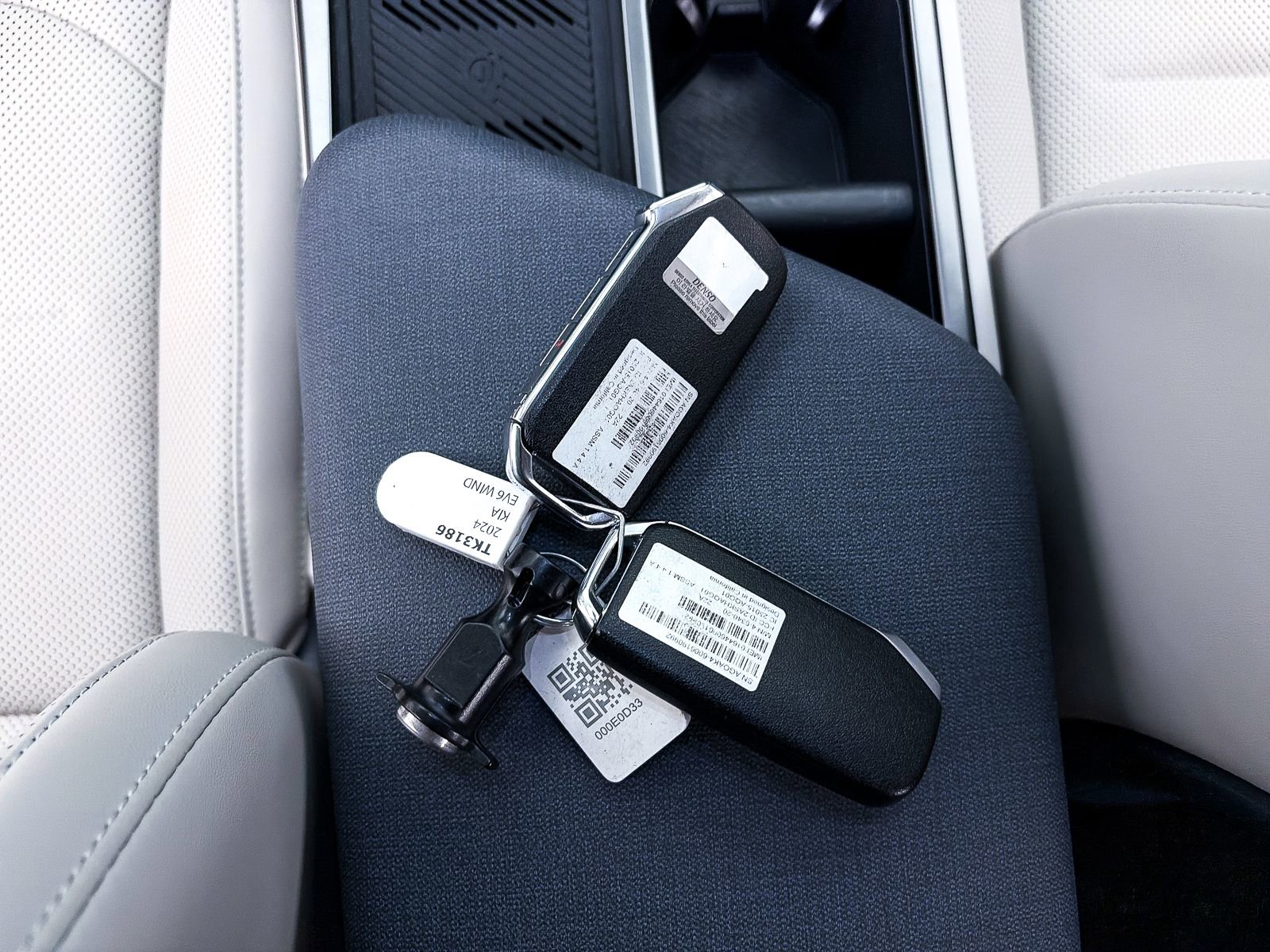 Certified 2024 Kia EV6 Wind w/ Wind Technology Package AWD/4WD image 31