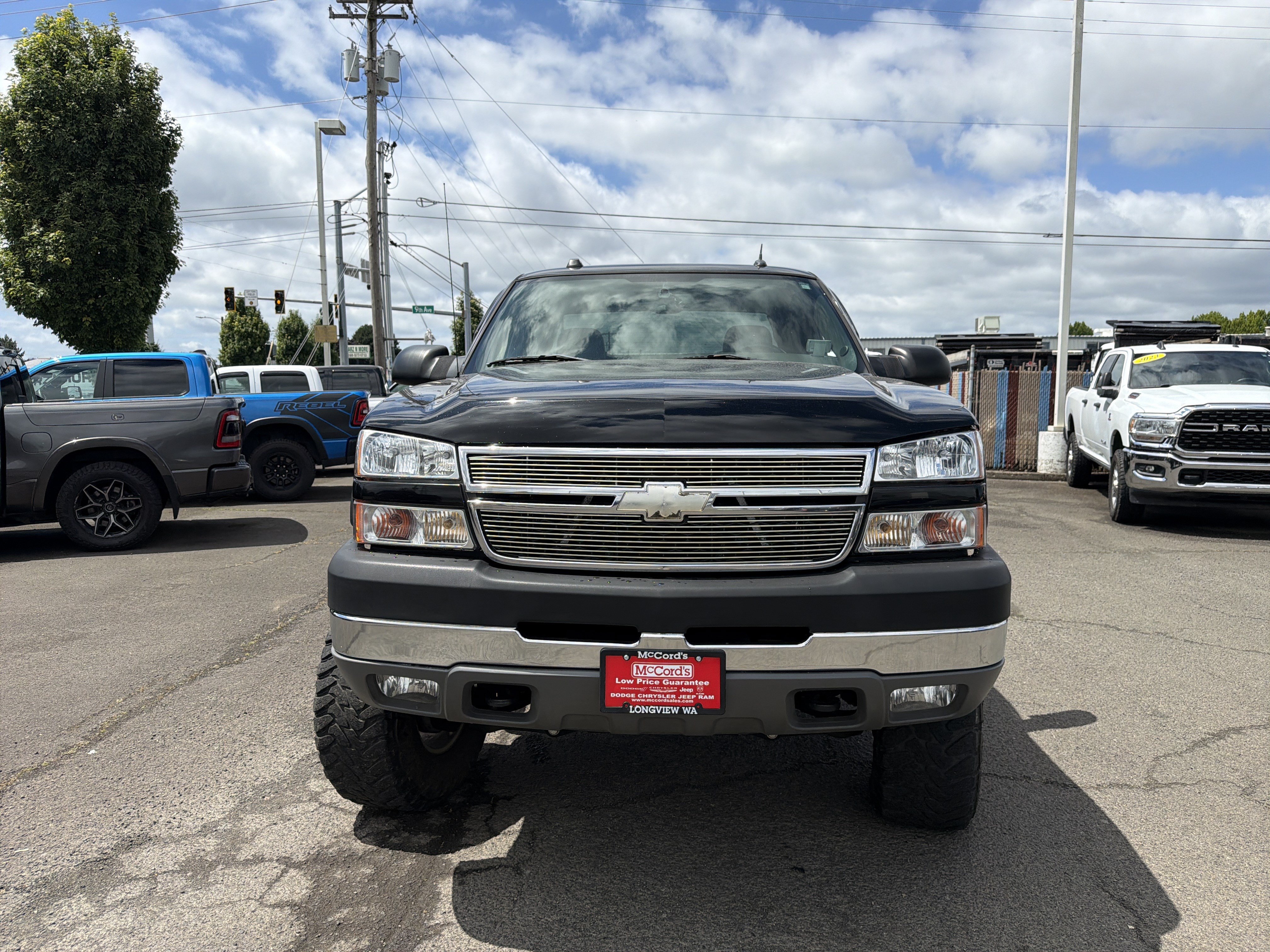 Used 2005 Chevrolet Silverado 2500 LT w/ Heavy-Duty Power Package AWD/4WD image 8