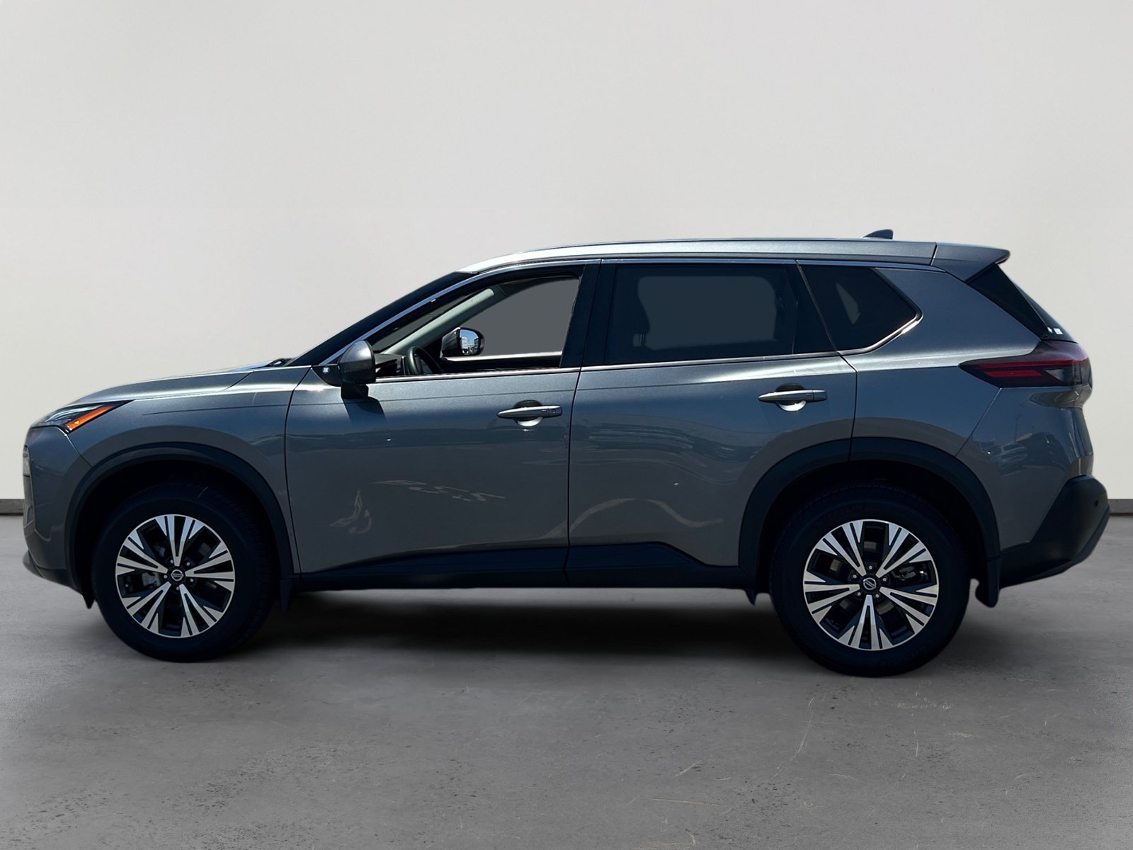 Used 2021 Nissan Rogue SV AWD/4WD image 2