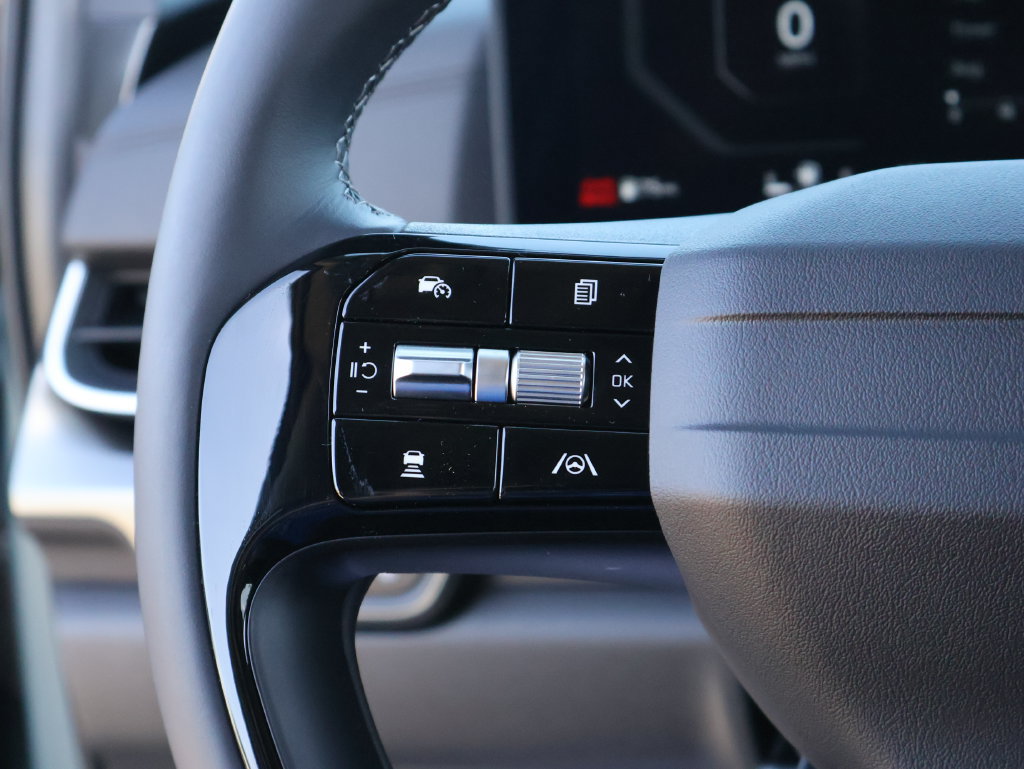 New 2027 Kia Carnival SX FWD image 35