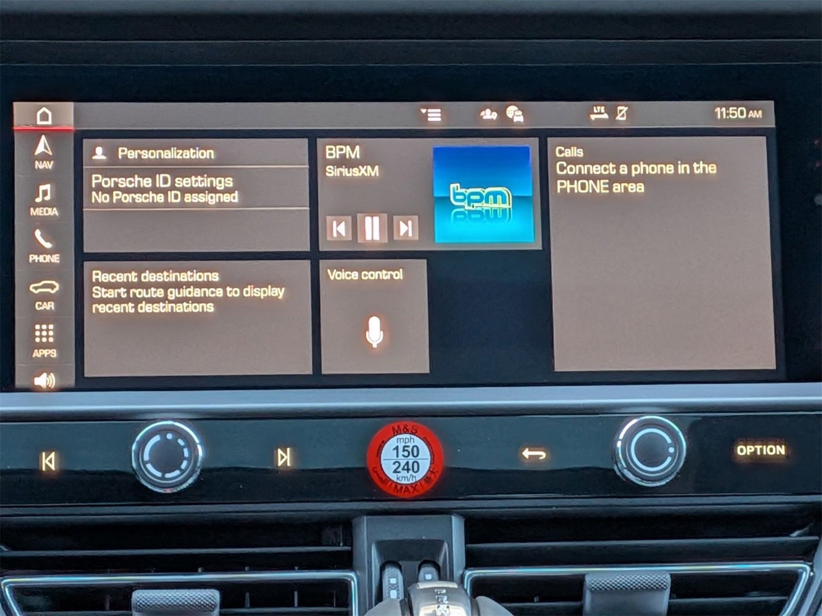 New 2025 Porsche Macan image 17