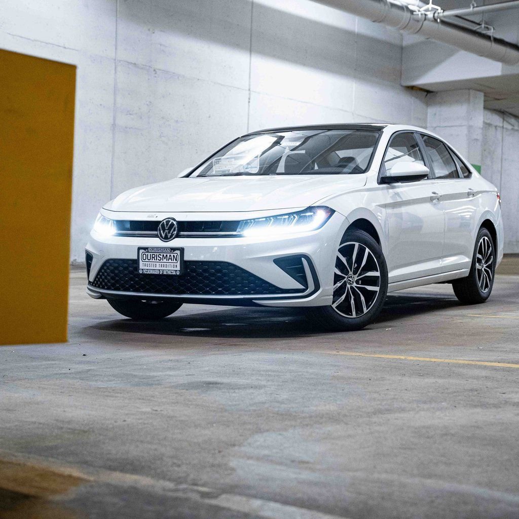 New 2026 Volkswagen Jetta SE image 1