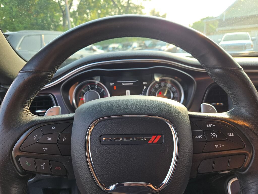 Used 2015 Dodge Challenger R/T Plus RWD image 23