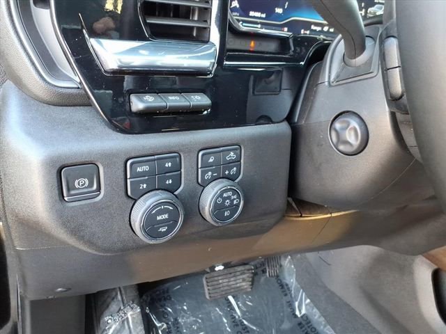 Used 2024 Chevrolet Silverado 1500 High Country w/ High Country Premium Package image 30