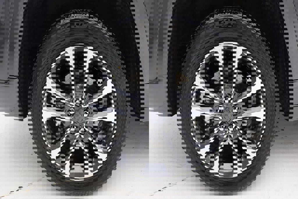 Used 2023 Jeep Grand Cherokee Overland w/ Luxury Tech Group IV image 9