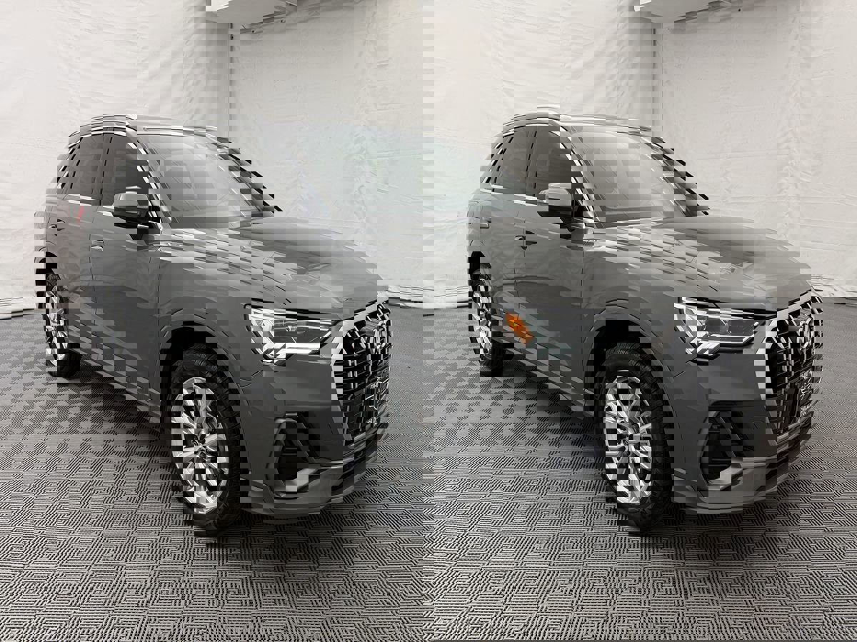 Used 2022 Audi Q3 2.0T Premium Plus w/ Premium Plus Package image 3