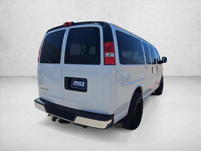 Used 2018 Chevrolet Express 2500 LT w/ LT Preferred Equipment Group RWD image 8