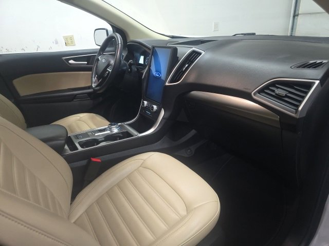 Used 2023 Ford Edge SEL w/ Convenience Package image 4