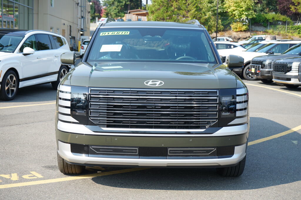 Used 2026 Hyundai Palisade Calligraphy image 2