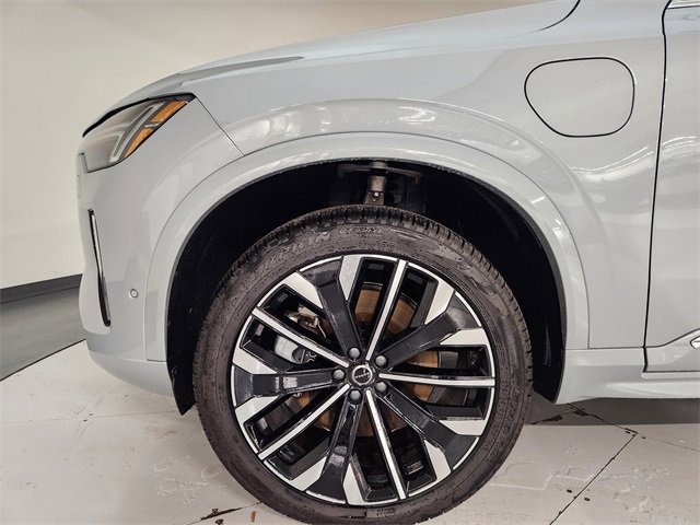 New 2025 Volvo XC90 T8 Plus w/ Protection Package Premier image 11
