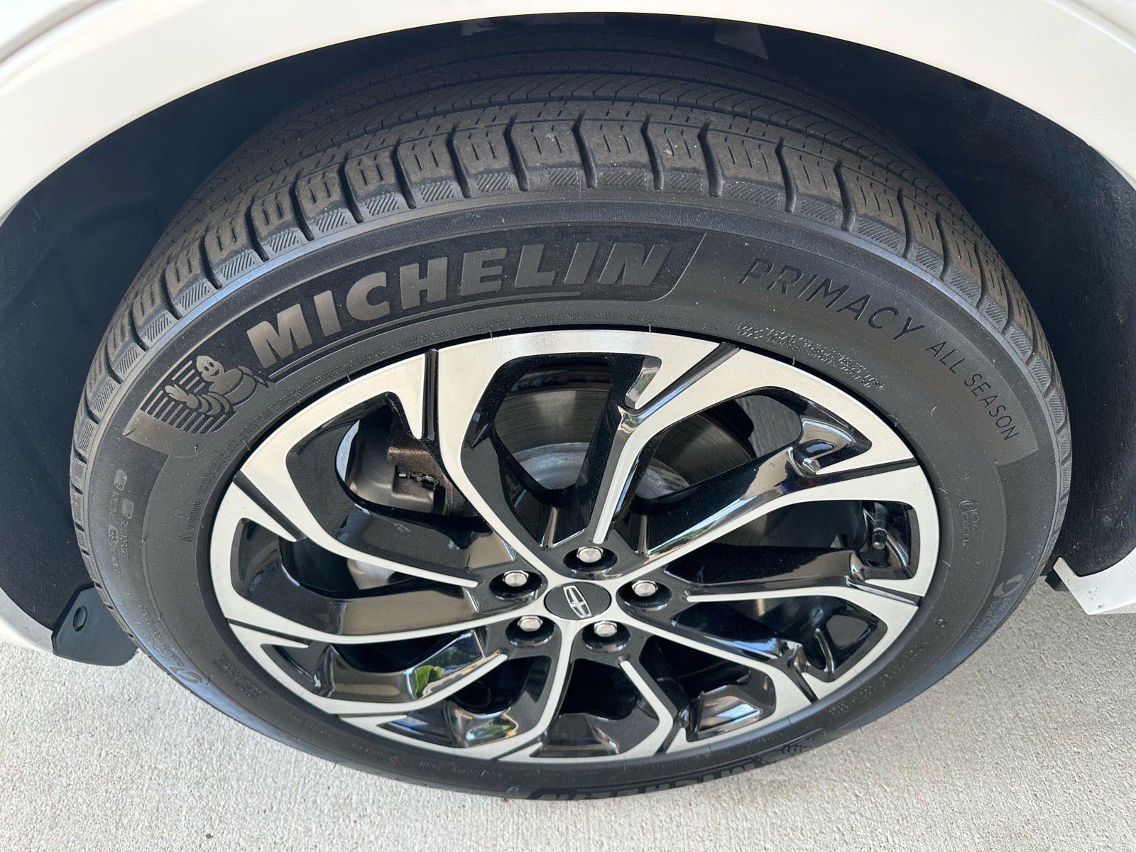 Used 2024 Lincoln Nautilus Reserve w/ Equipment Group 202A AWD/4WD image 8