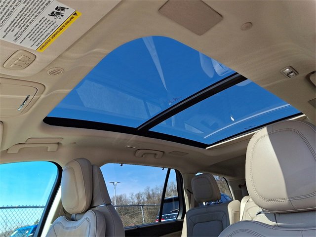 Used 2020 Lincoln Aviator Reserve w/ Equipment Group 202A image 14