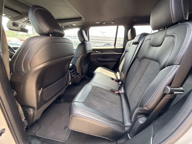 New 2026 Jeep Grand Cherokee Altitude AWD/4WD image 20