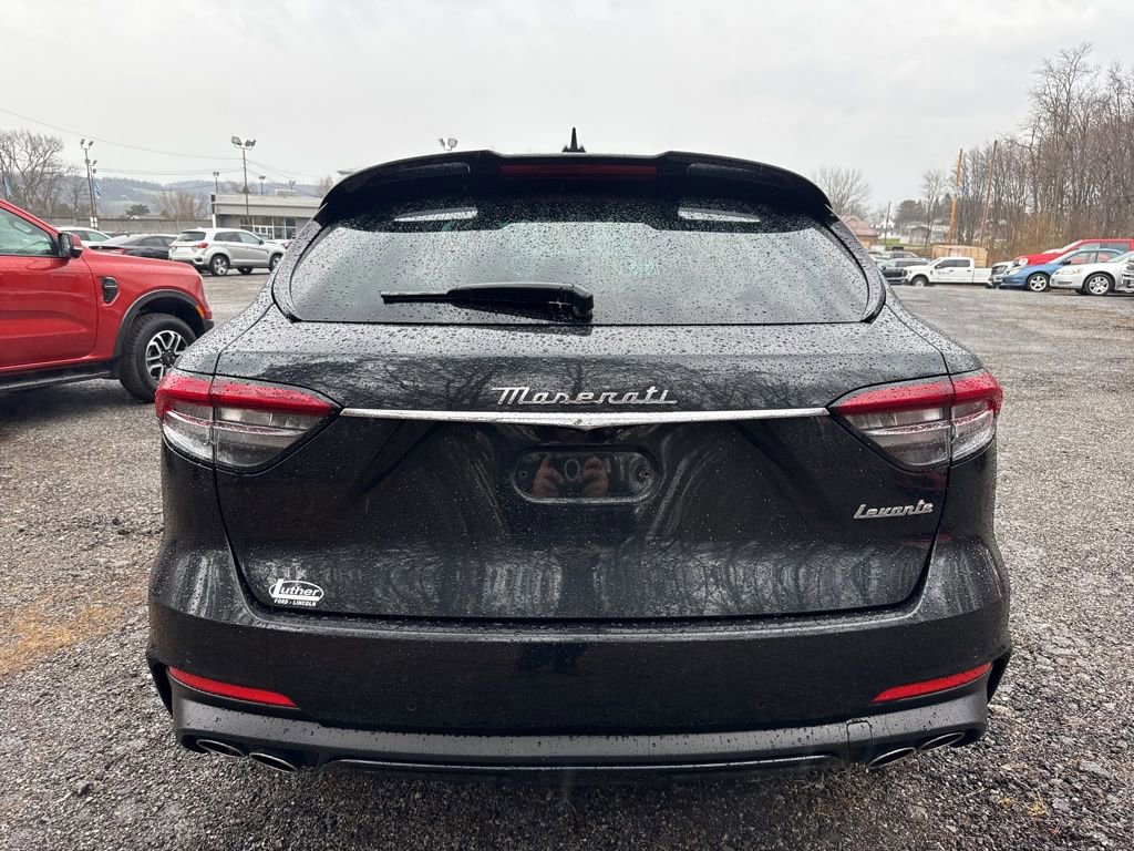 Used 2023 Maserati Levante Modena image 8