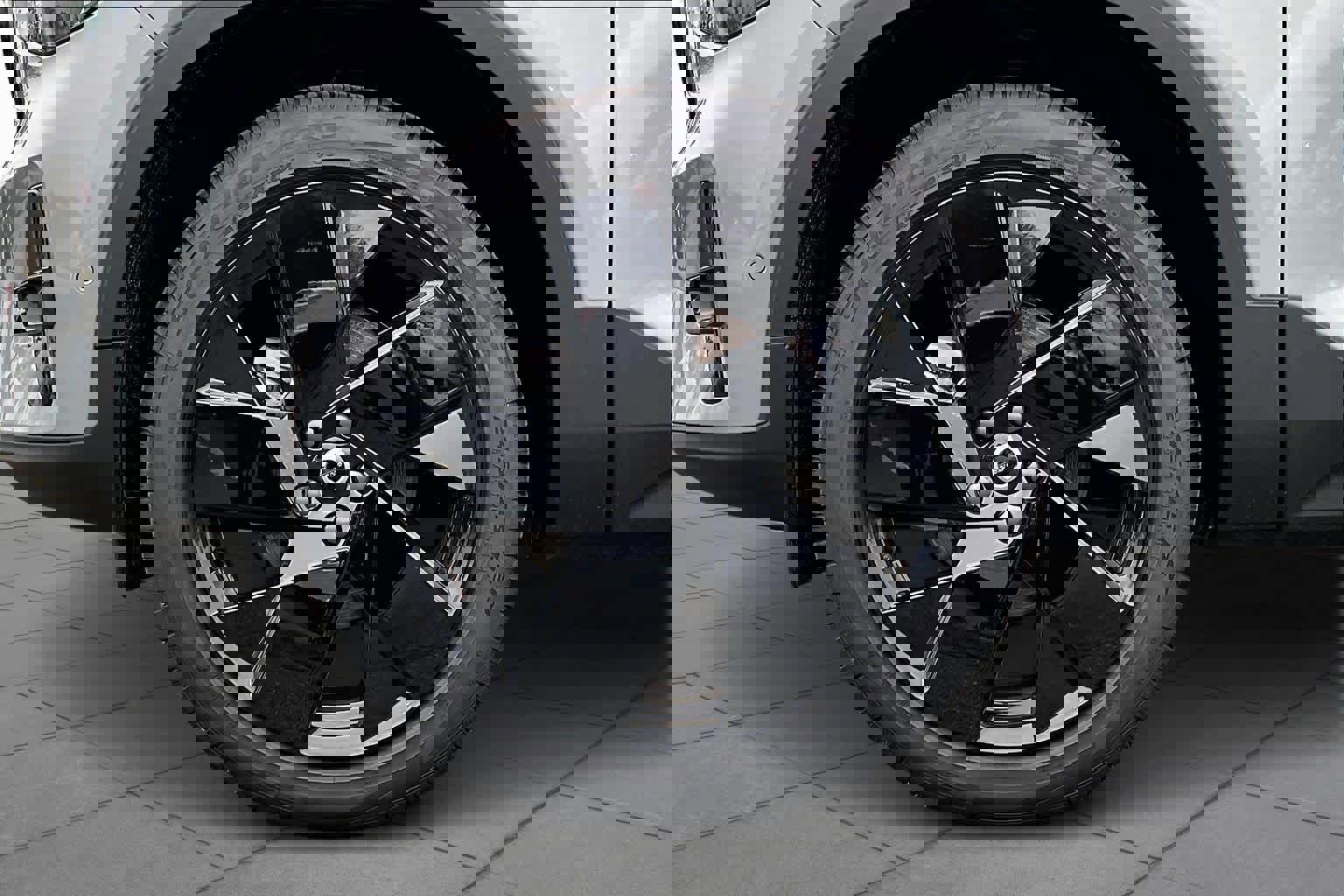 New 2026 Volvo XC40 B5 Ultra w/ Protection Package Premier image 16