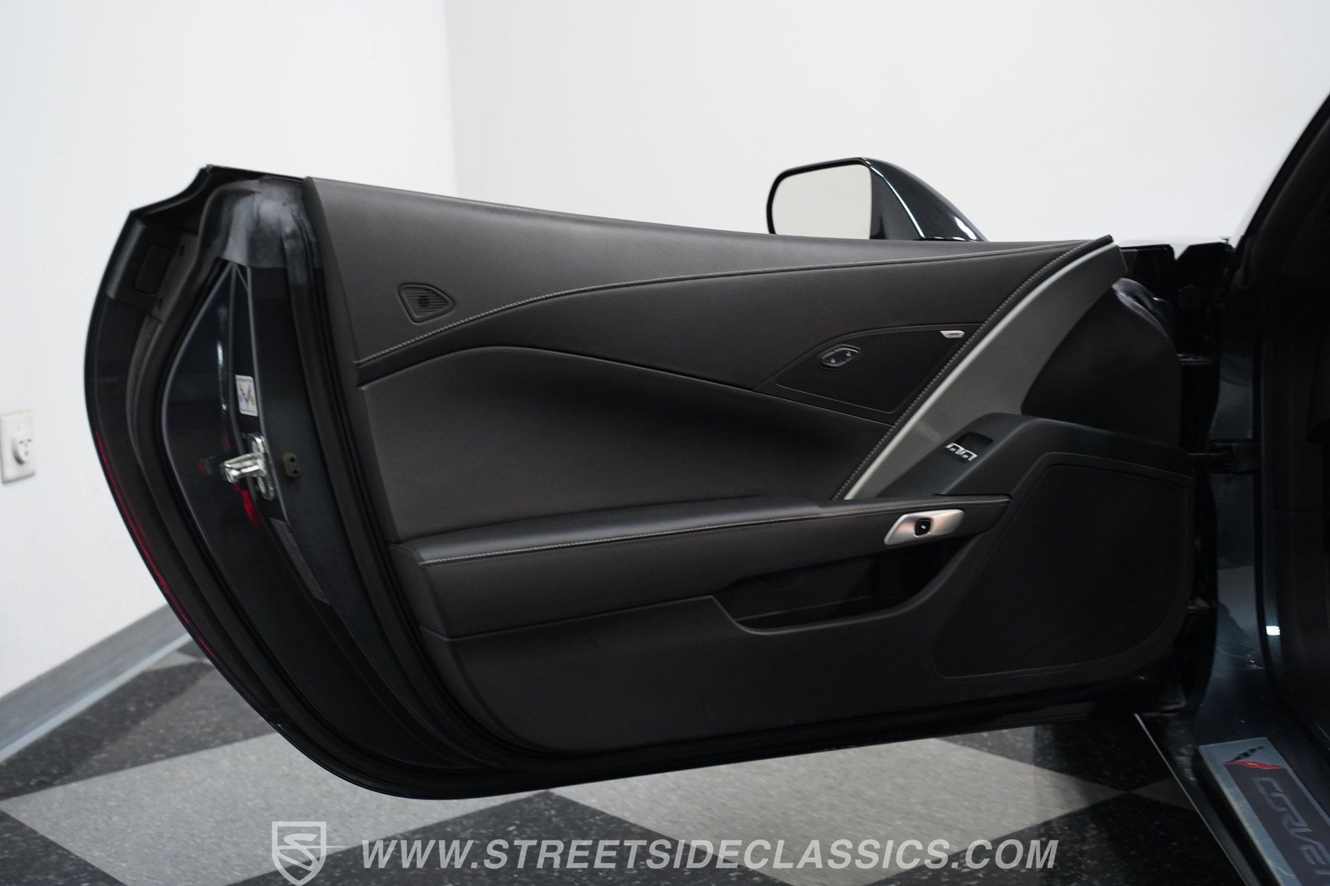 Used 2017 Chevrolet Corvette Stingray Coupe w/ Carbon Flash Badge Package image 36