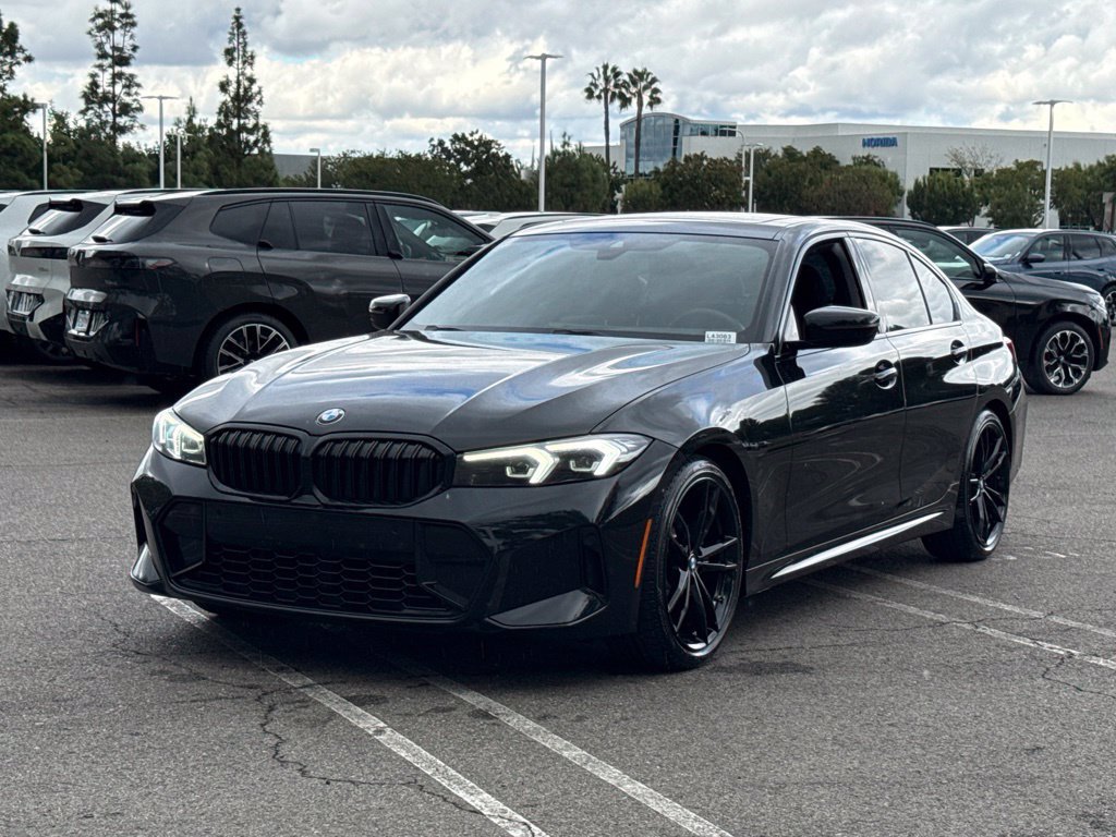 Used 2024 BMW 330i Sedan w/ M Sport Package RWD image 2