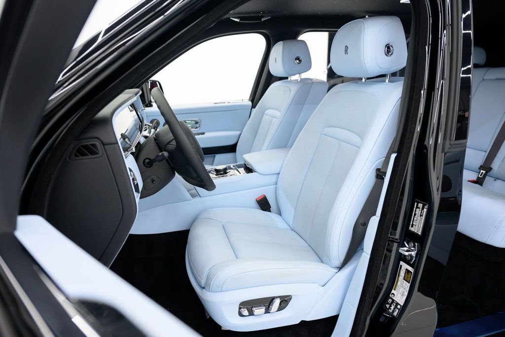 Used 2025 Rolls-Royce Cullinan AWD/4WD image 64