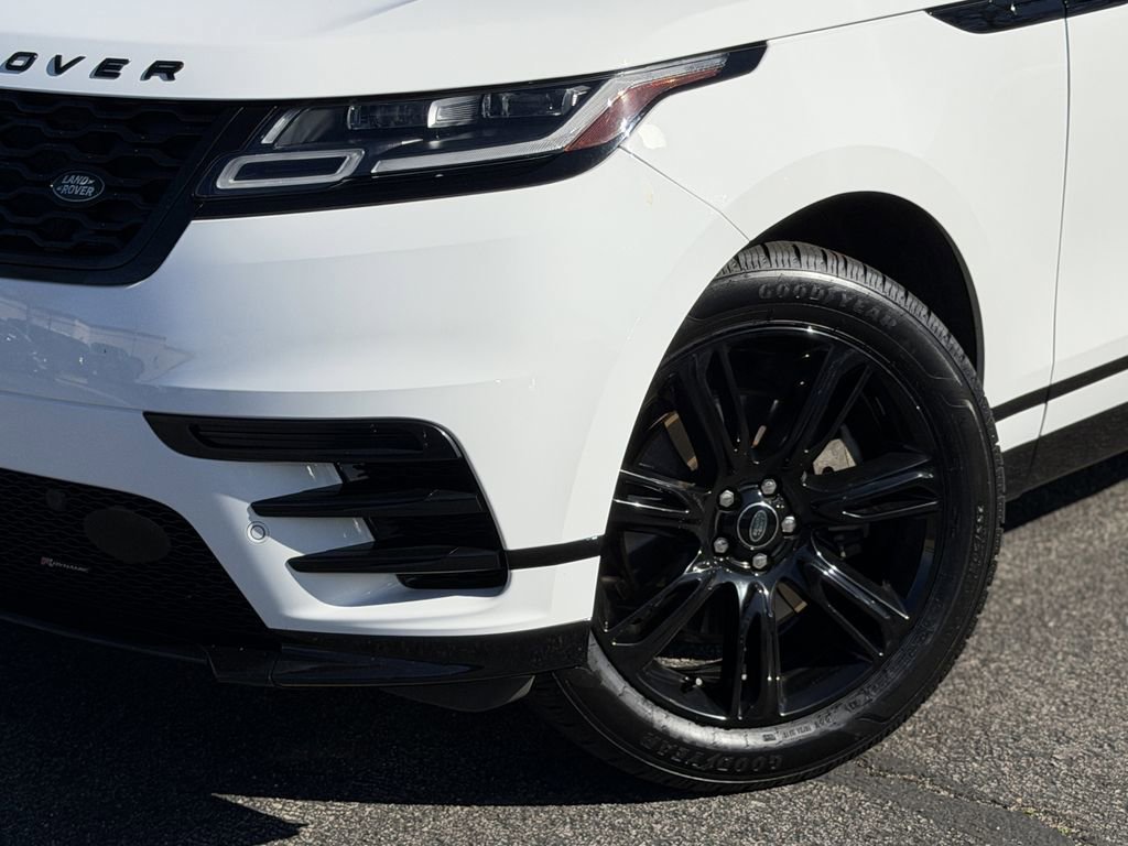Used 2022 Land Rover Range Rover Velar R-Dynamic S image 4