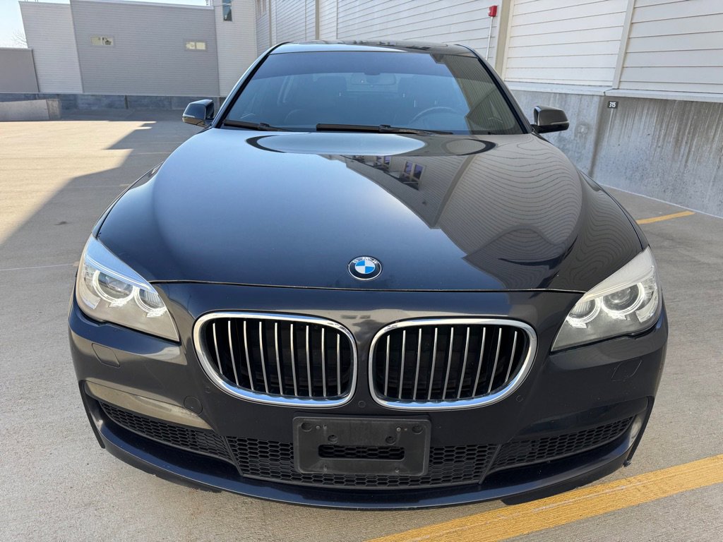 Used 2015 BMW 740Li image 8