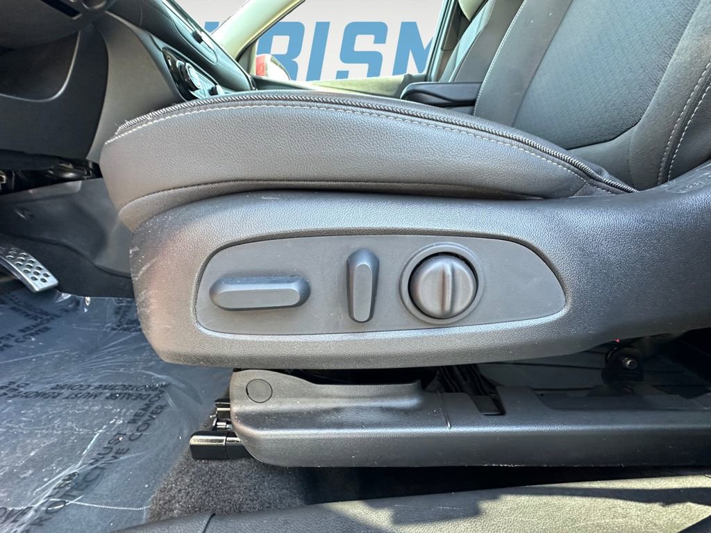 Used 2023 Buick Encore GX Select w/ Sport Touring Package FWD image 16