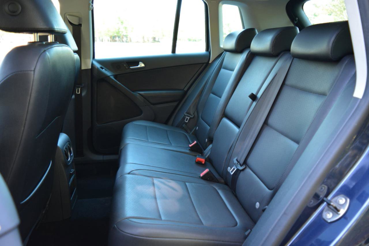 Used 2011 Volkswagen Tiguan S image 12