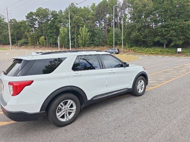 Used 2020 Ford Explorer XLT RWD image 3
