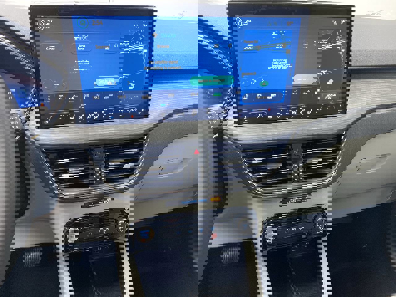 New 2024 Ford Escape SE w/ PHEV Premium Package image 16