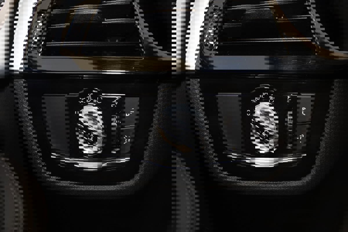 Used 2023 BMW 540i xDrive w/ M Sport Package image 34