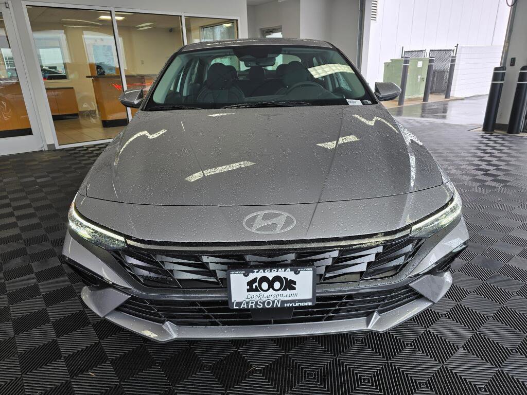 New 2026 Hyundai Elantra Limited image 9