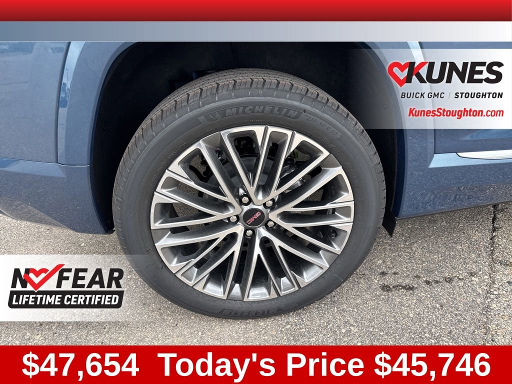New 2026 GMC Terrain Denali w/ LPO, Black Badging Package AWD/4WD image 14