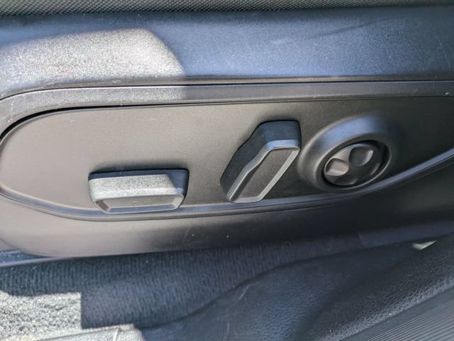 Used 2023 Jeep Grand Cherokee L Laredo RWD image 21