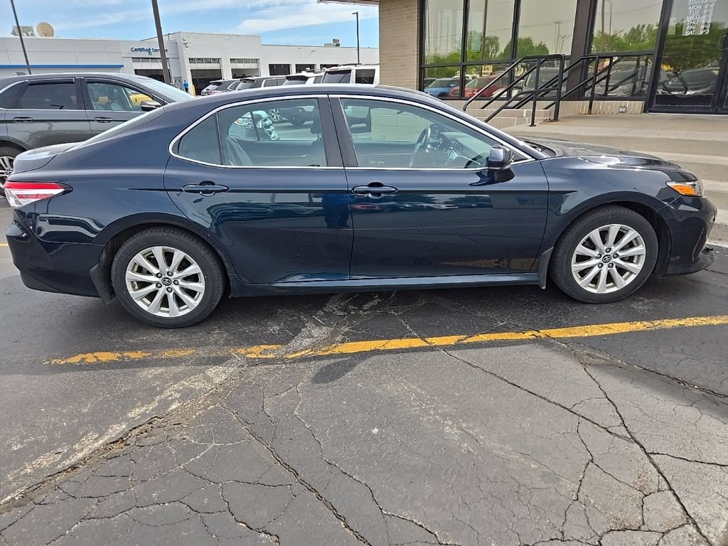 Used 2018 Toyota Camry LE FWD image 7