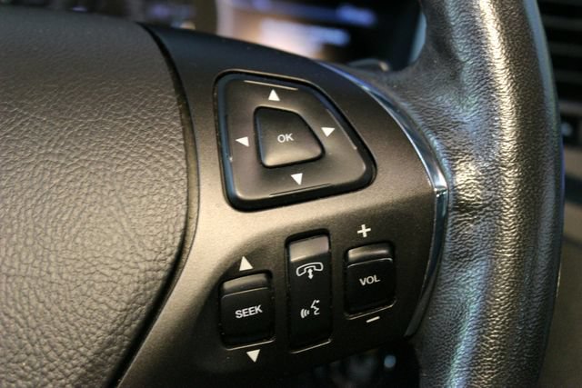Used 2013 Lincoln MKS AWD image 22