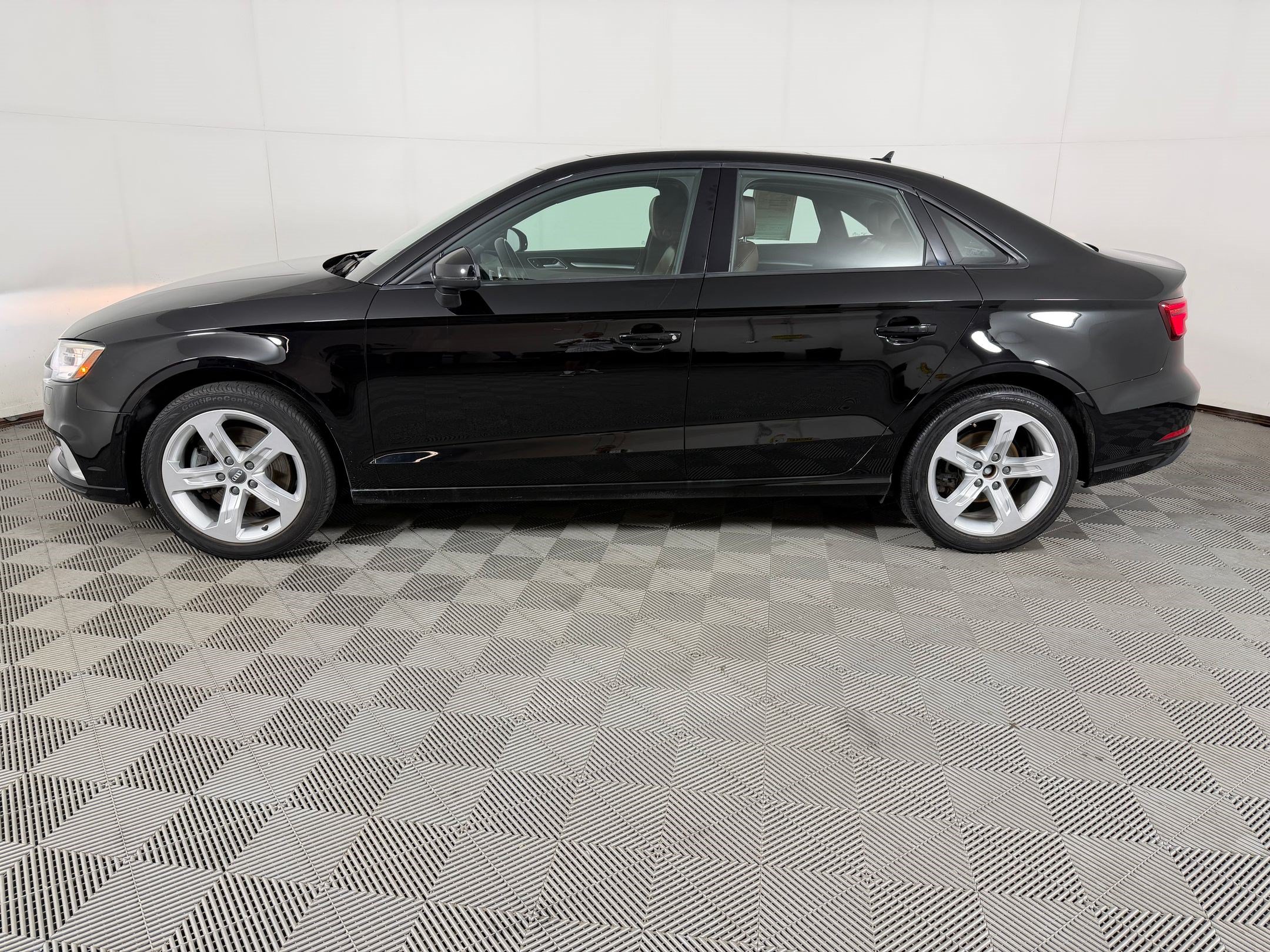 Used 2017 Audi A3 2.0T Premium w/ Convenience Package AWD/4WD image 2