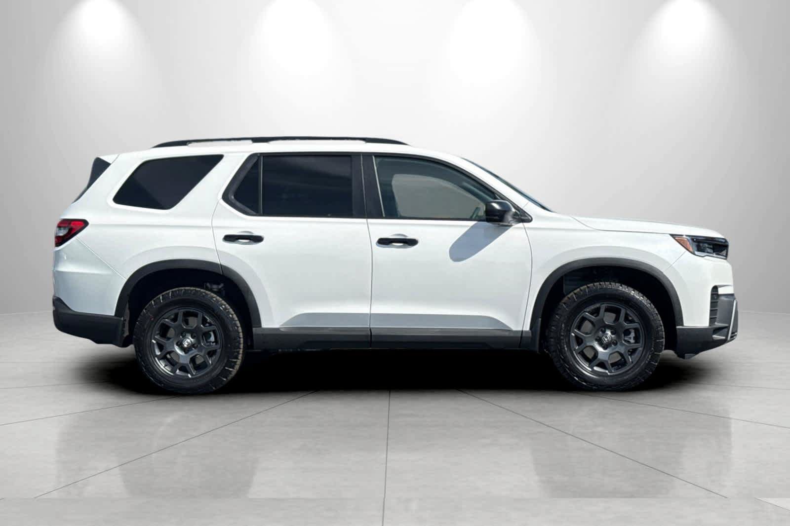 New 2026 Honda Pilot TrailSport image 8