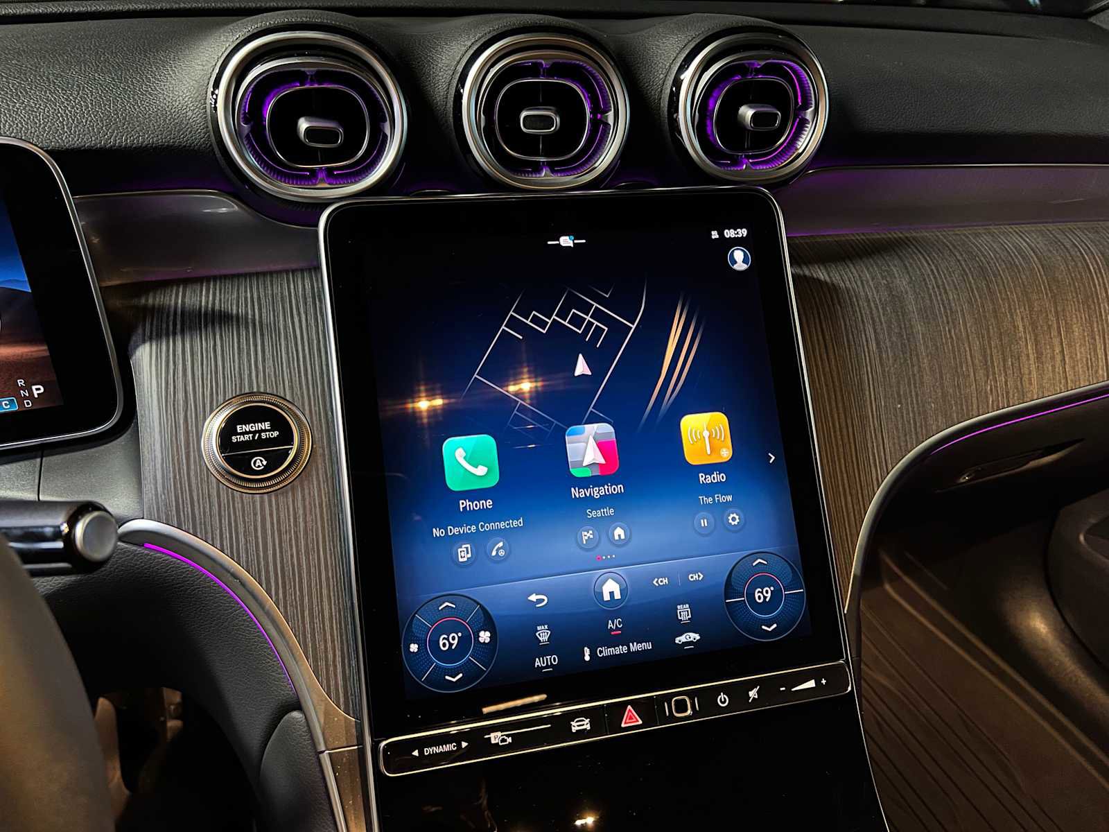 Certified 2025 Mercedes-Benz GLC 300 4MATIC image 29