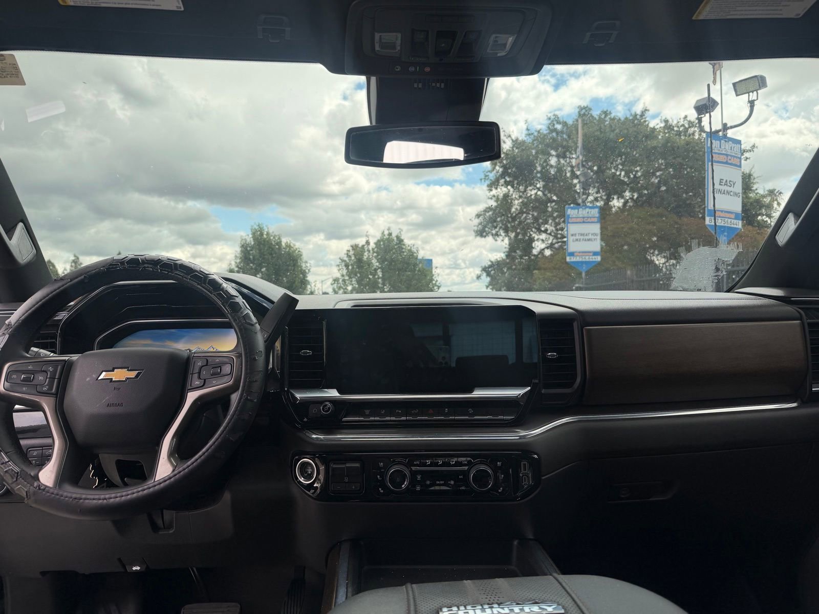 Used 2024 Chevrolet Silverado 2500 High Country AWD/4WD image 11