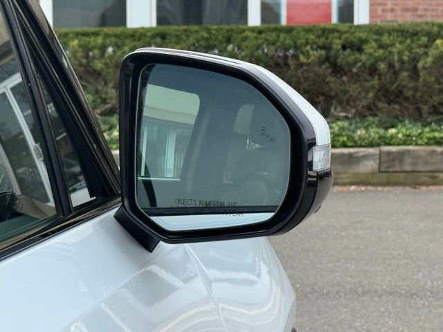 Used 2022 Rivian R1T Adventure image 17