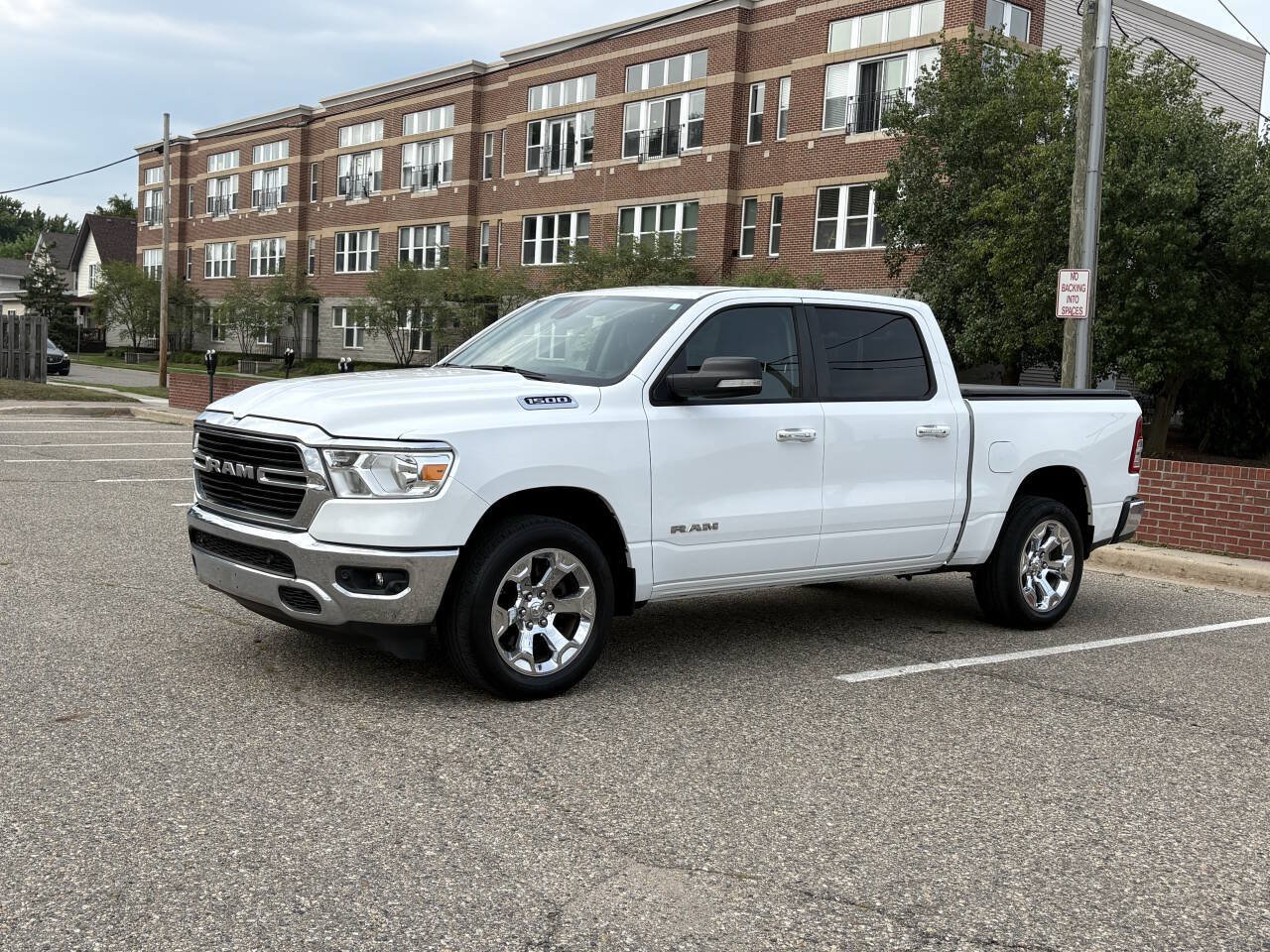 Used 2020 RAM 1500 Big Horn AWD/4WD image 1