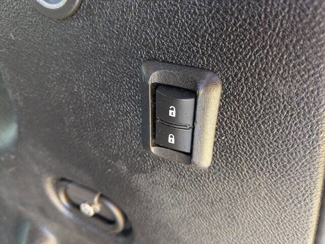 Used 2010 Chevrolet HHR LS image 26